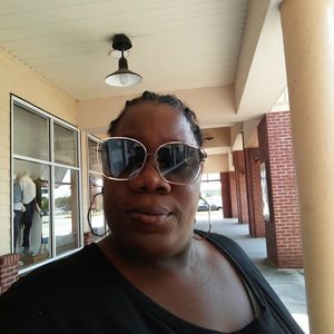 Meet your Posher, Cassandra